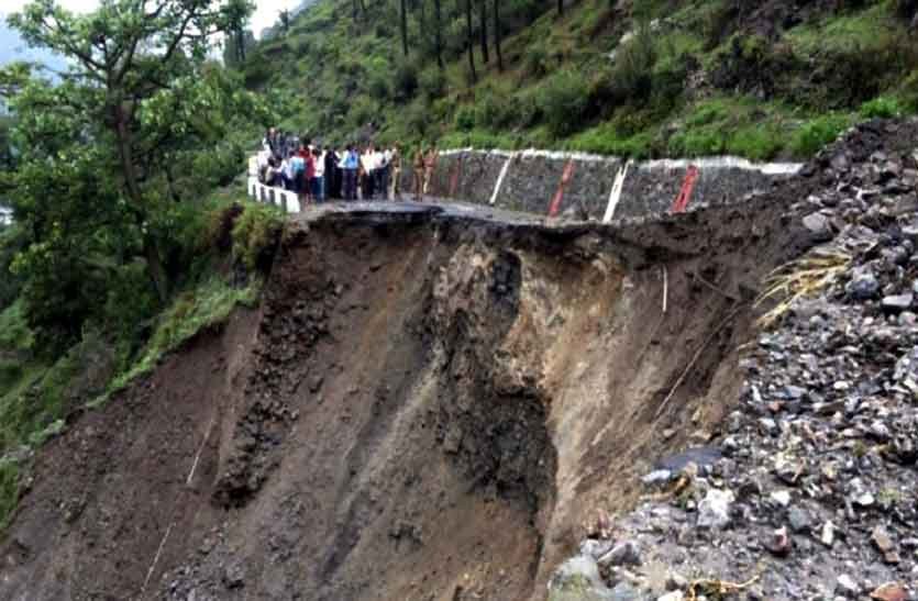 landslide-in-gangotri-highw